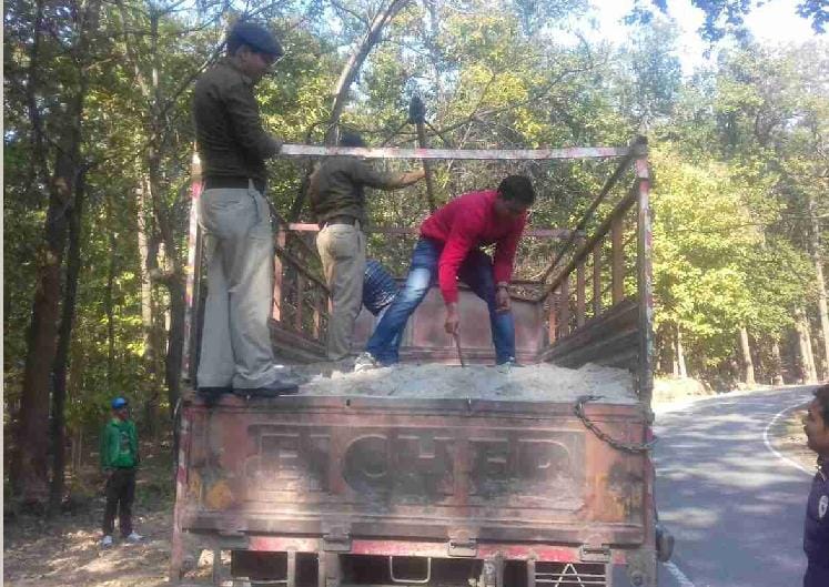 Sand-laden truck carrying alcohol, the disclosure of information