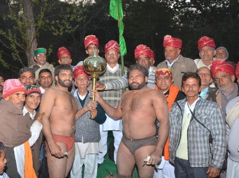 amritsar baaj singh win nagyar wresling.