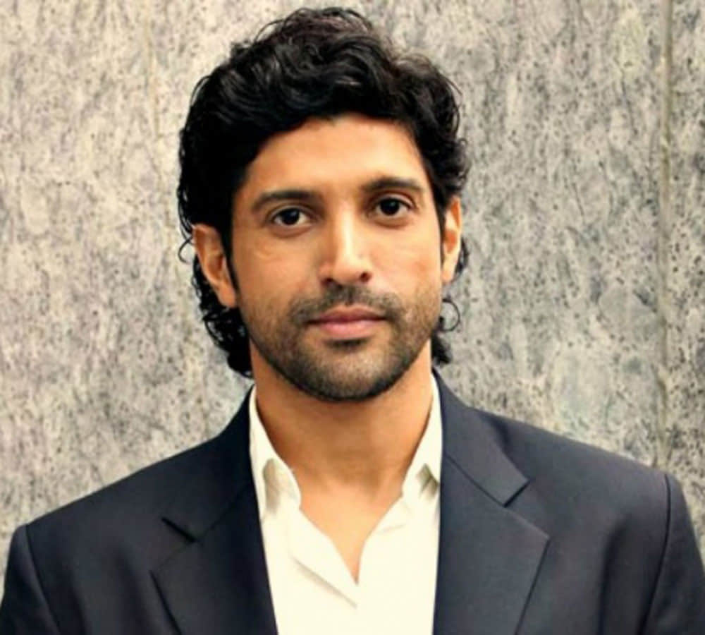 farhan akhtar buries himself for a scene of fakir
