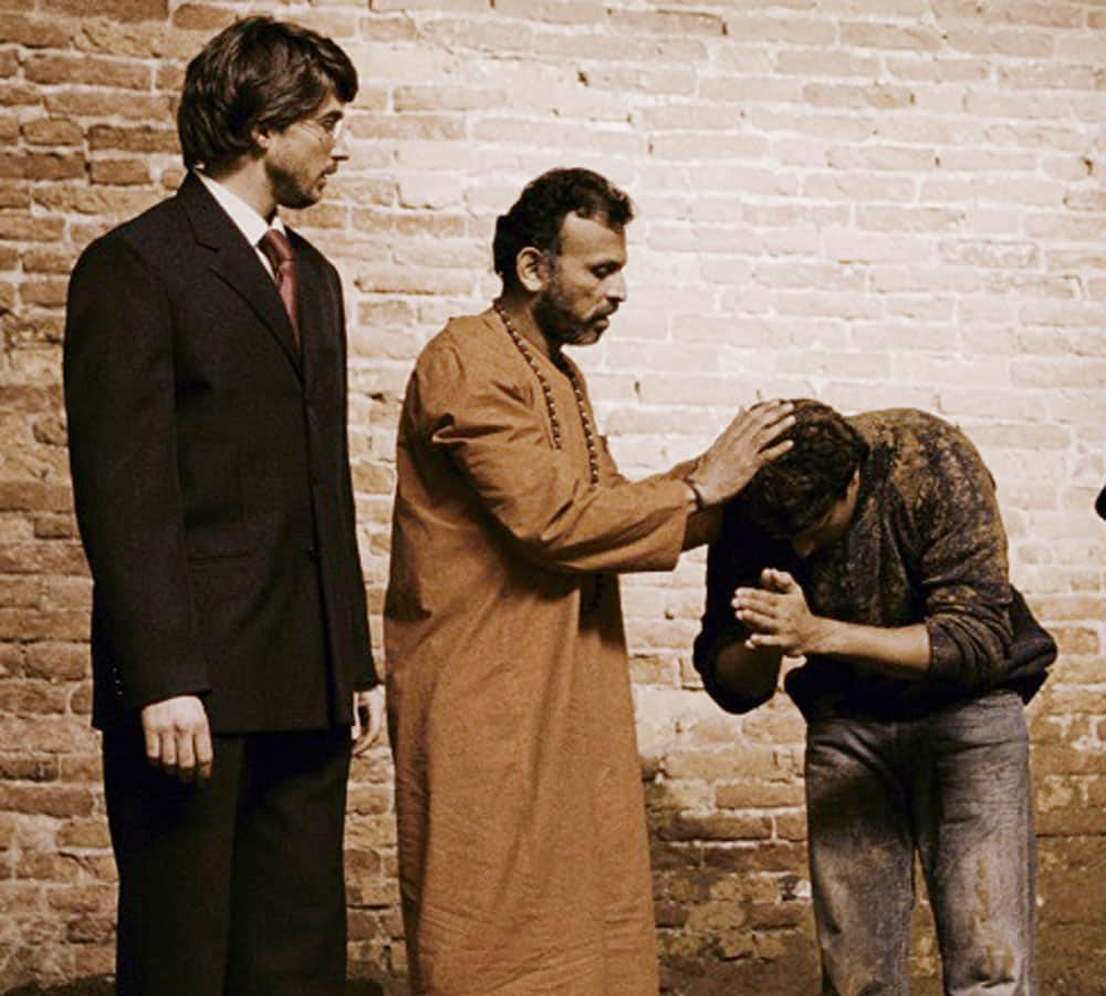 farhan akhtar buries himself for a scene of fakir