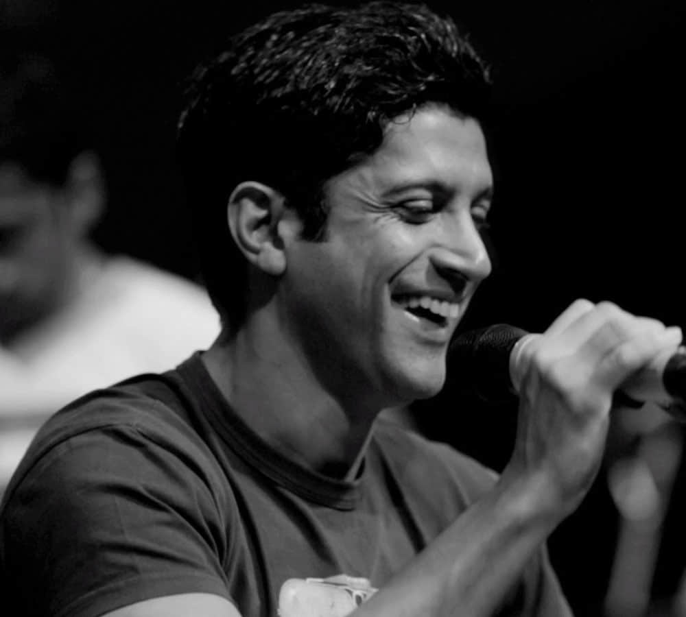 farhan akhtar buries himself for a scene of fakir