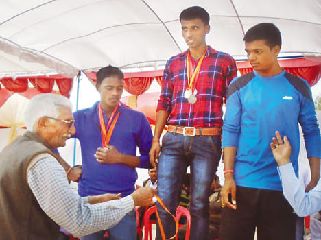 Manoj men and women in the class champion Hrisidevi