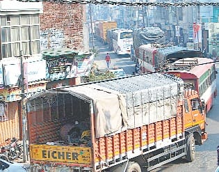 jaam ke jhaam se joojha shahar