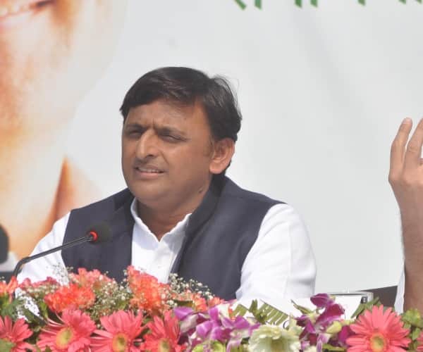 मुख्यमंत्री अखिलेश यादव