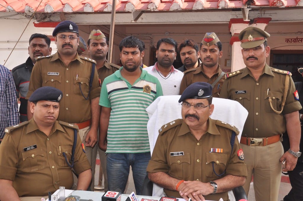 police arrest to man who was doing fraud
