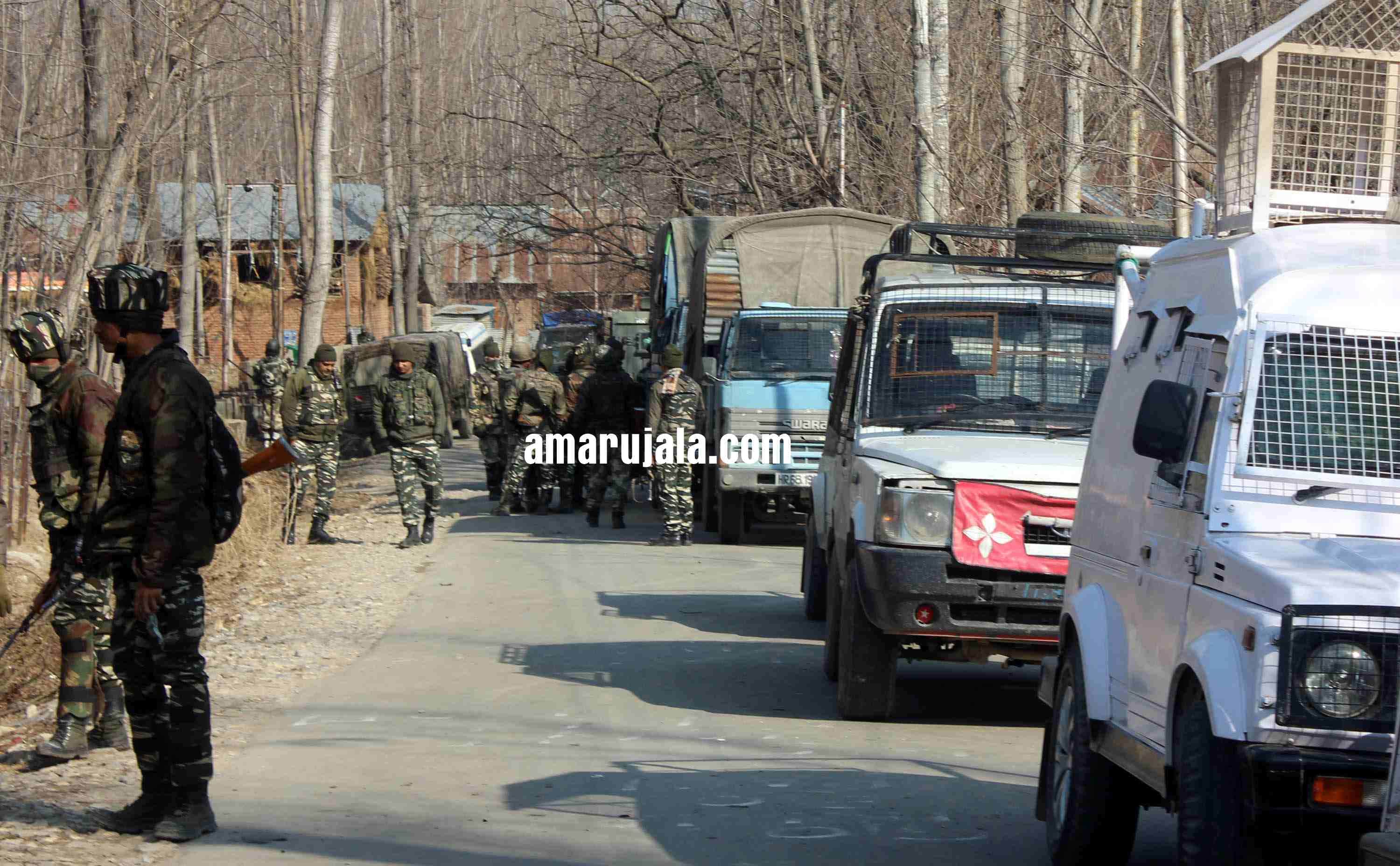 Kulgam Encounter kashmir, Kulgam police team evacuated 430 civilians amidst an on going encounter at Aharbal