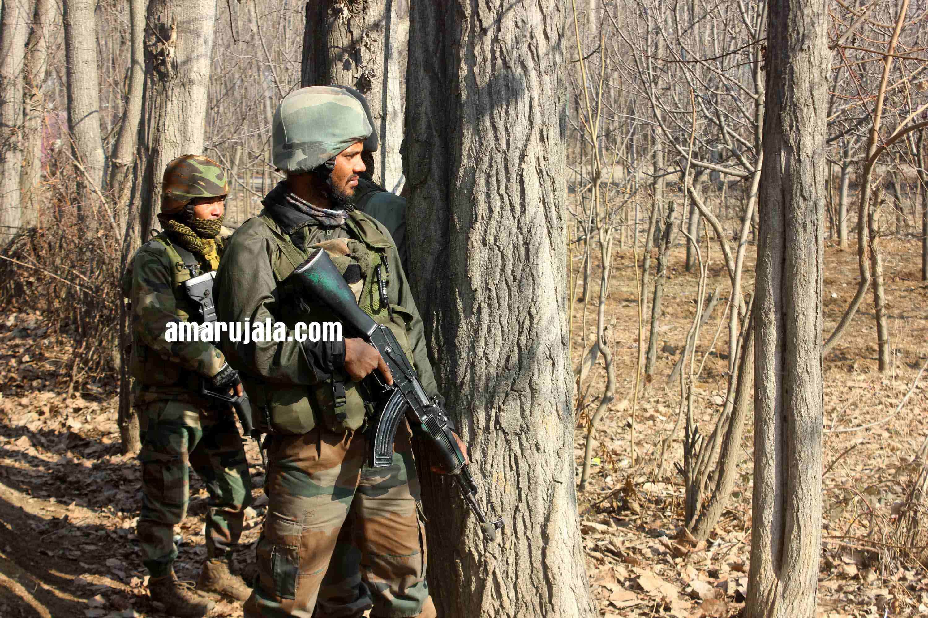 Kulgam Encounter kashmir, Kulgam police team evacuated 430 civilians amidst an on going encounter at Aharbal