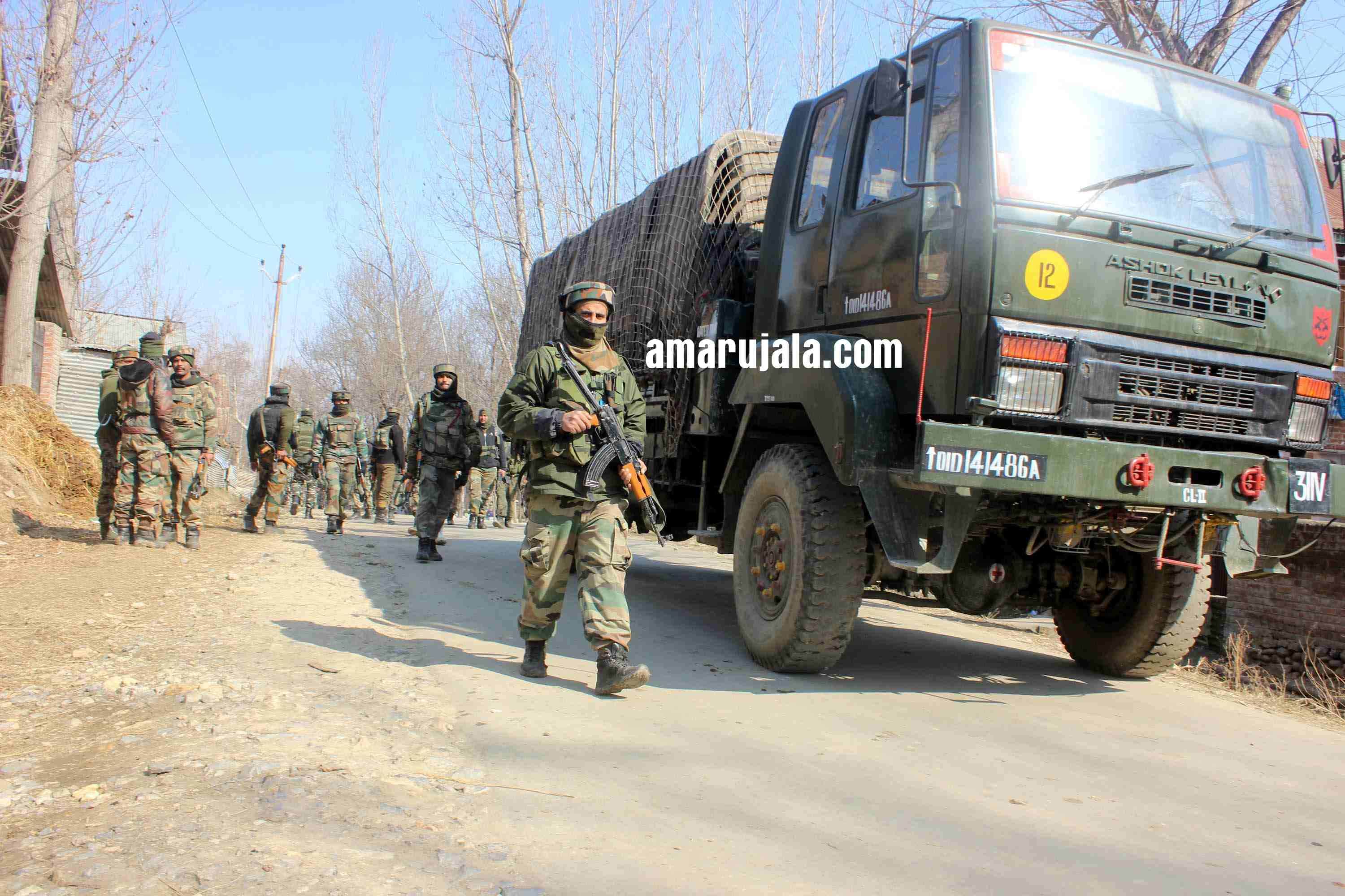 Kulgam Encounter kashmir, Kulgam police team evacuated 430 civilians amidst an on going encounter at Aharbal