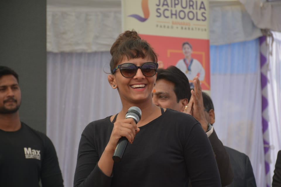 dangal girl gita phogat says, up government shoud learn from hariyana