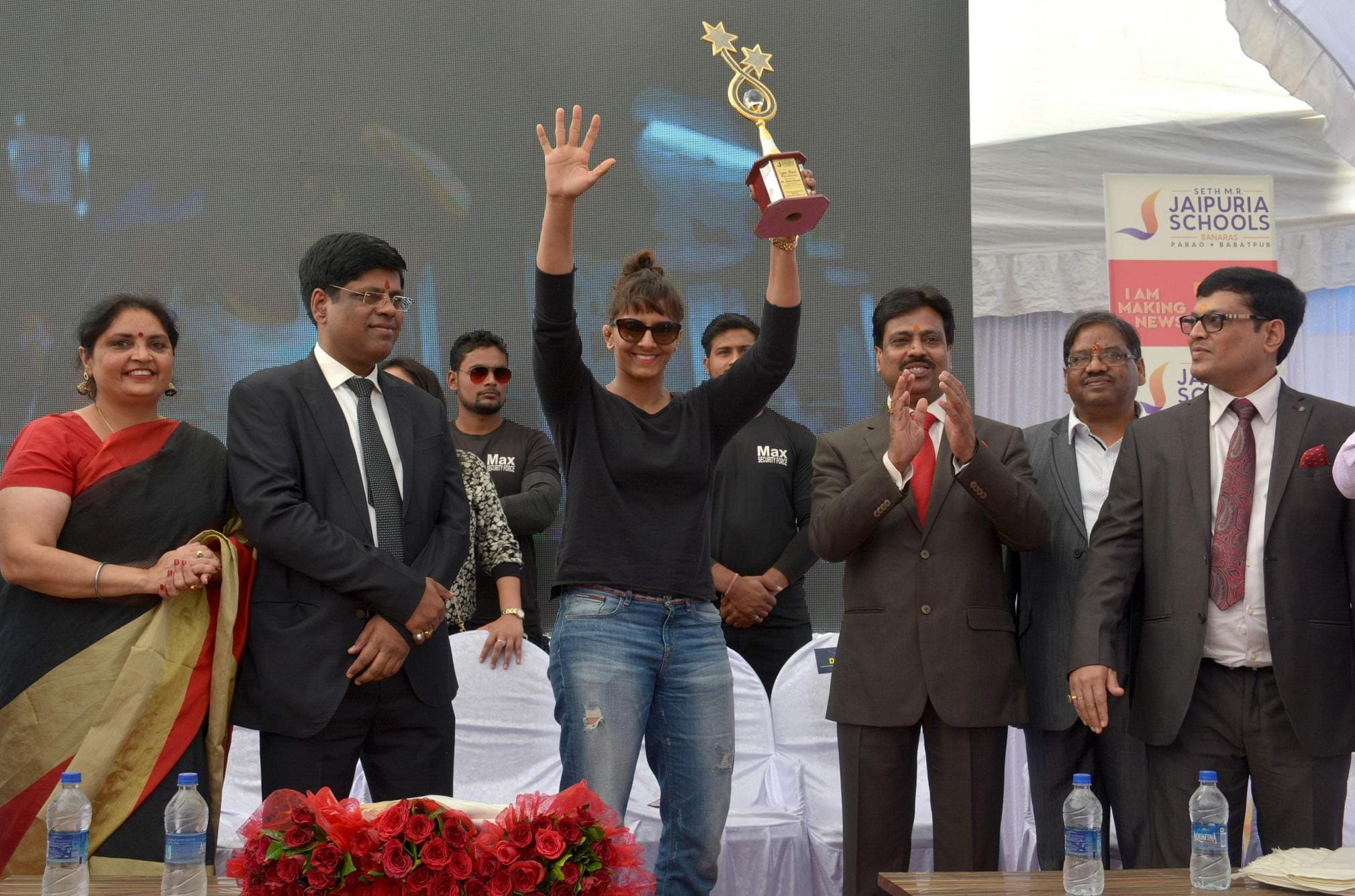 dangal girl gita phogat says, up government shoud learn from hariyana