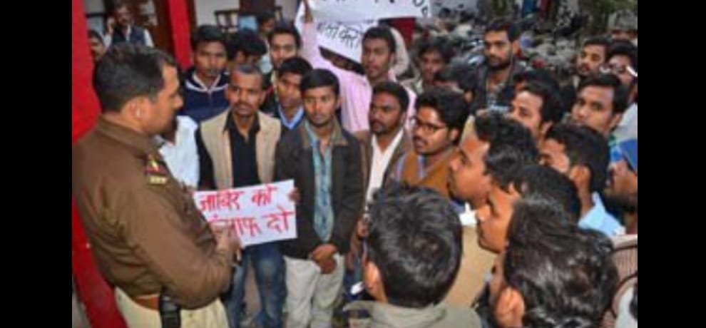 Jabir immolation pouring kerosene to improve the condition of the student leaders, the 40% Scorched
