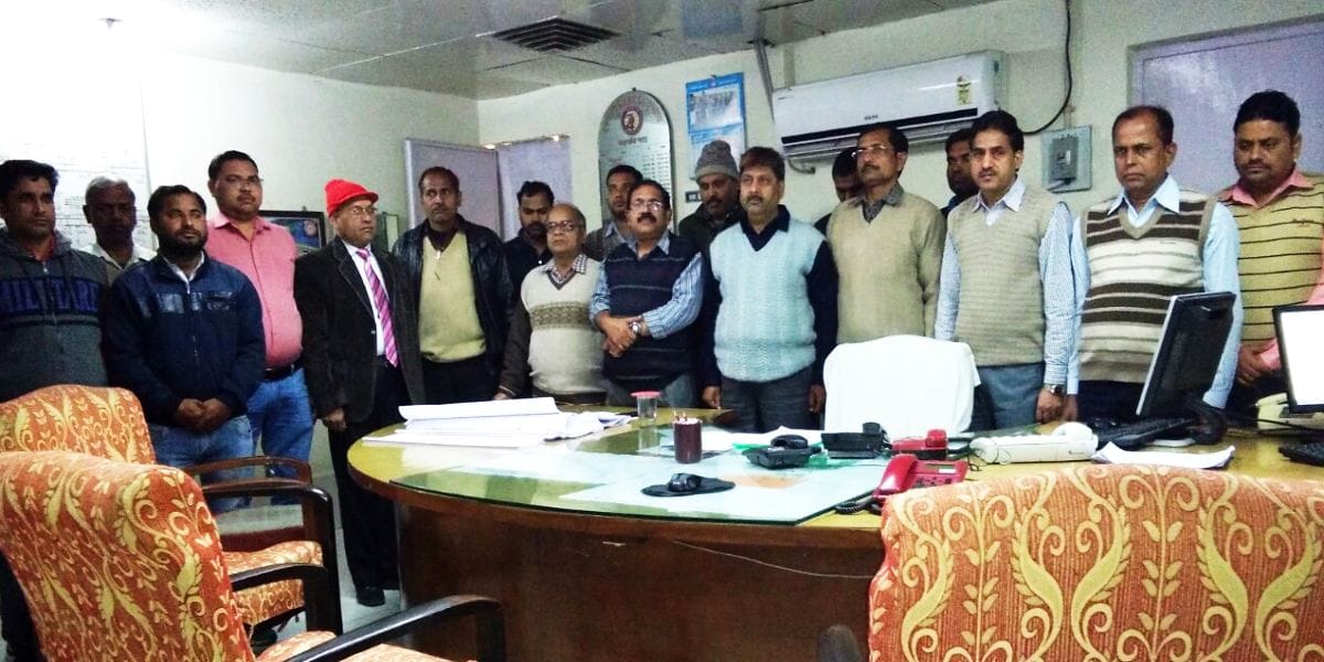 Grant aid to the families of deputy controller of Tundla Railwaymen
