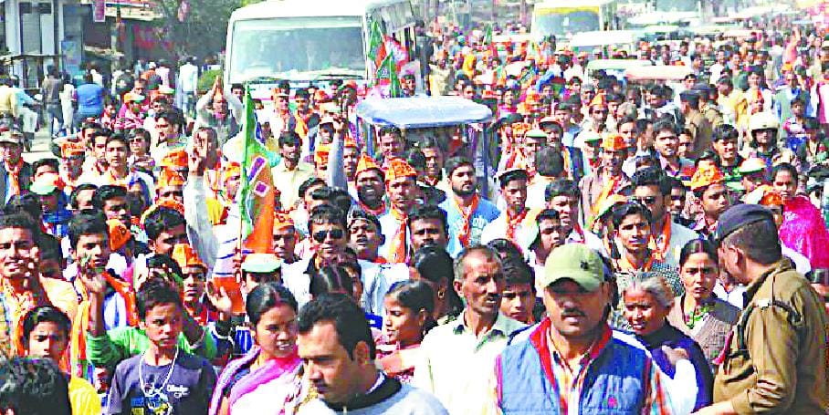 PM's at the public meeting drew crowds