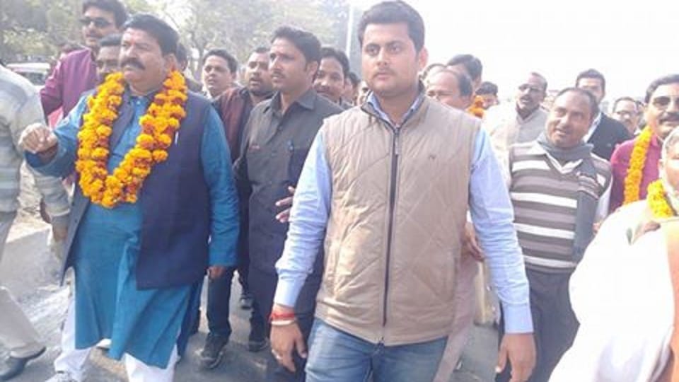 akhilesh yadav minister radhey shyam singh threatens amar ujala journalist