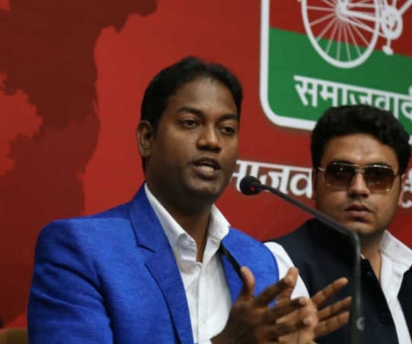 raj ratan ambedkar and aziz kuraishi supports akhilesh yadav