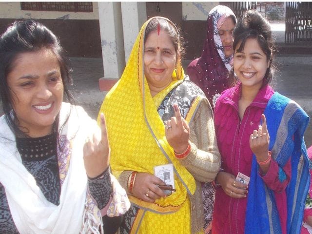 Half the population went to vote, leaving four-hearth
