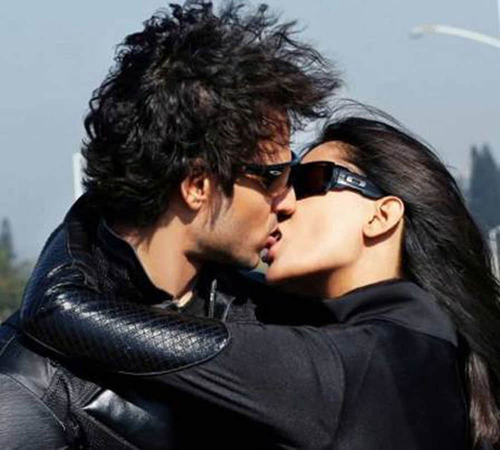 kiss day special bollywood kisses scene