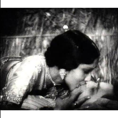 kiss day special bollywood kisses scene