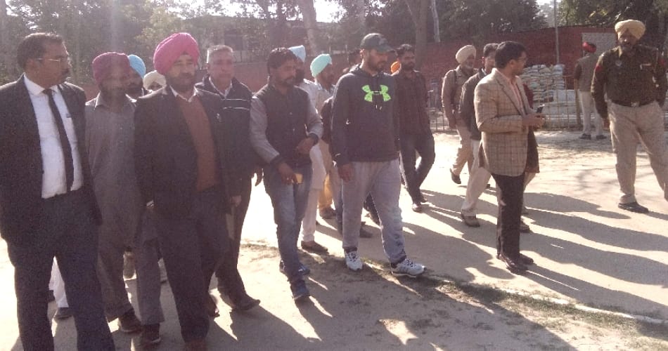 aam aadmi party workers alligations on tampering with EVM