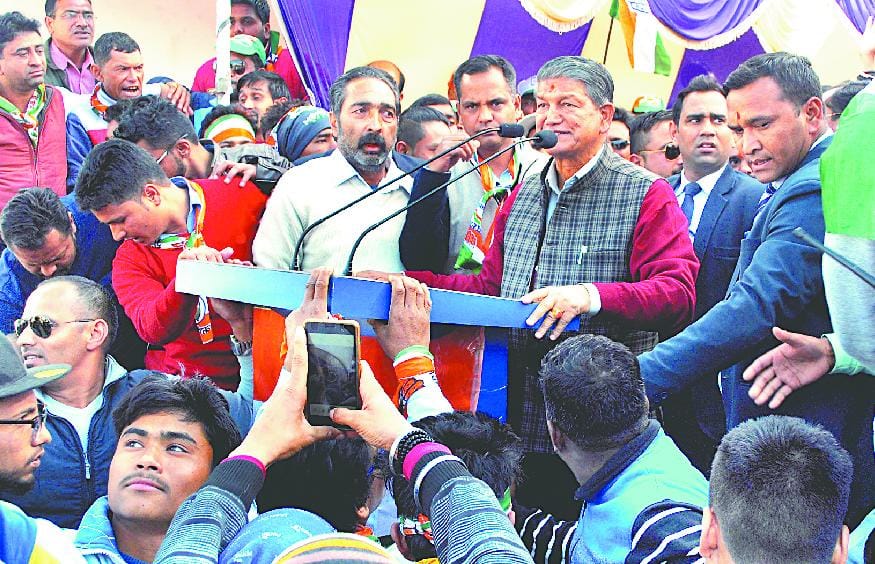 Prime Minister and Minister of Uttarakhand are bewildered penalty-meeting