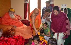 Anti-union policies of Hinduism: Swaroopananda