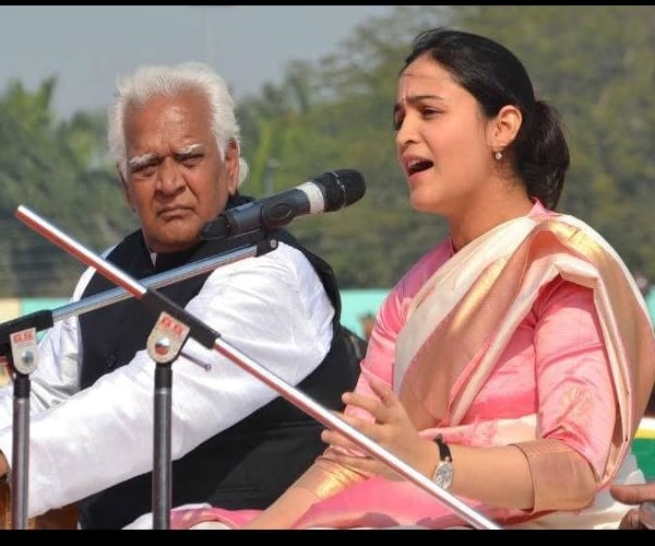 love story of prateek yadav and aparna yadav.