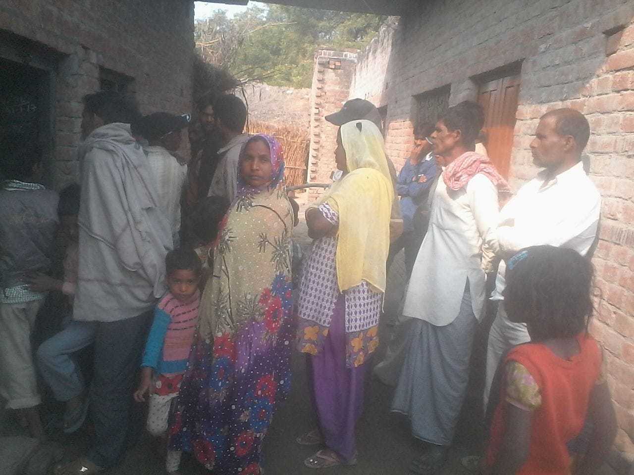 daughter mother shot by insane man in barabanki