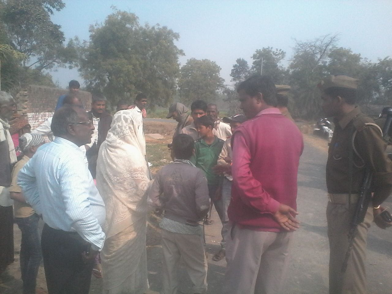 daughter mother shot by insane man in barabanki