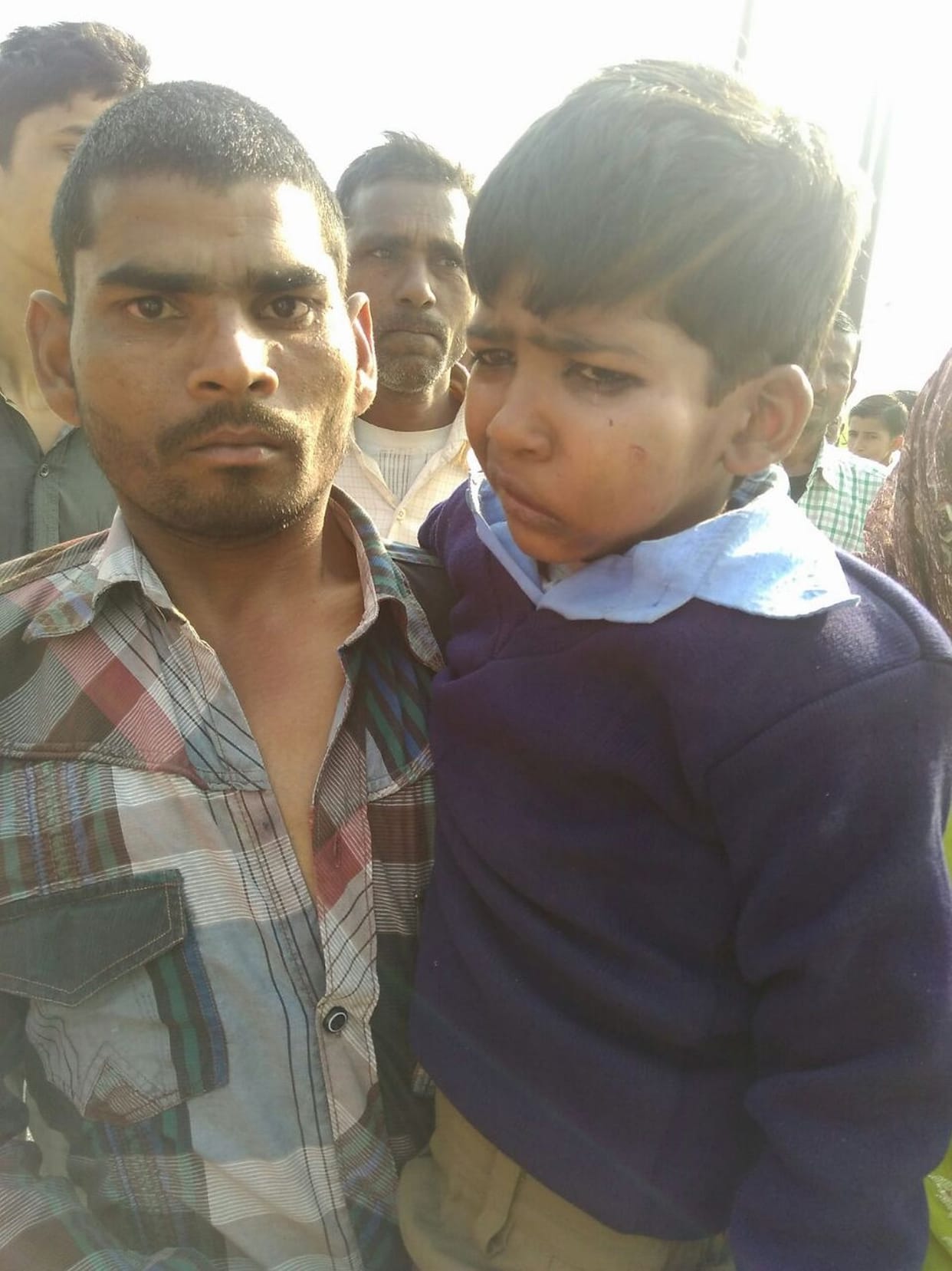 dampar-skool vain kee takkar, saat bachche ghaayal