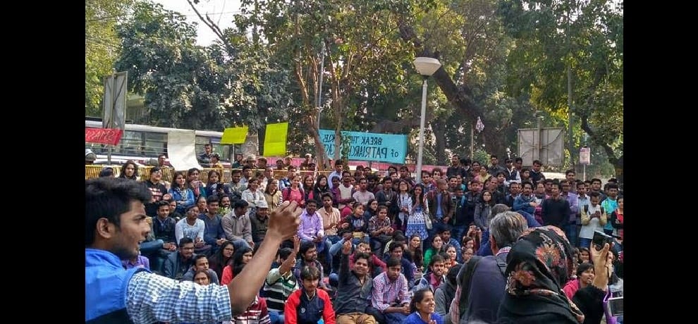 Valentines Week: What about love, DU professor, boss, you also read