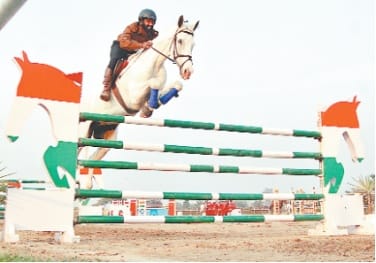 hourse run in meerut show
