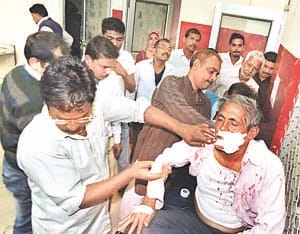 shoot to doctor, serious injured