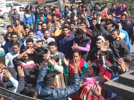 people protest against diyara case in bilaspur.