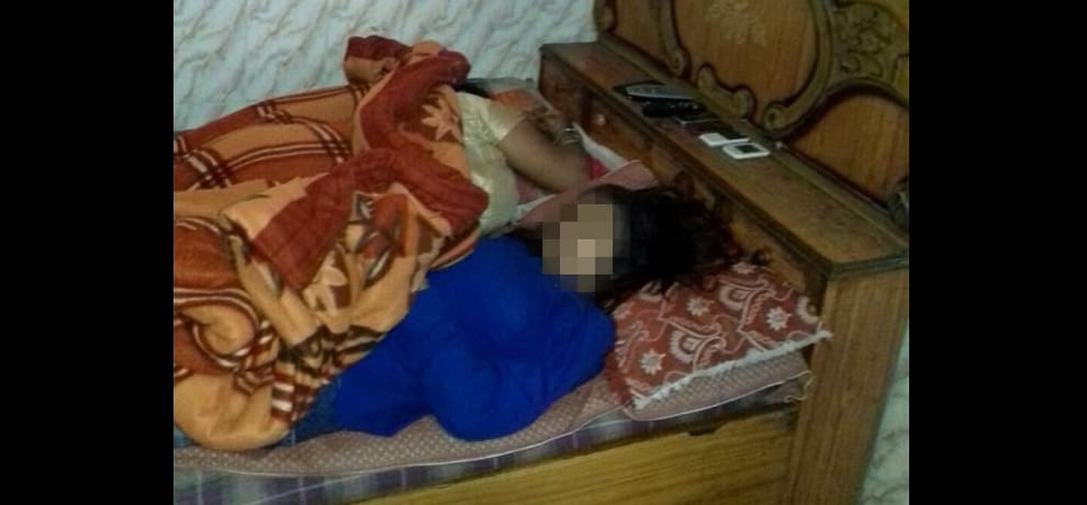 man committed suicide after killing wife and daughter in delhi