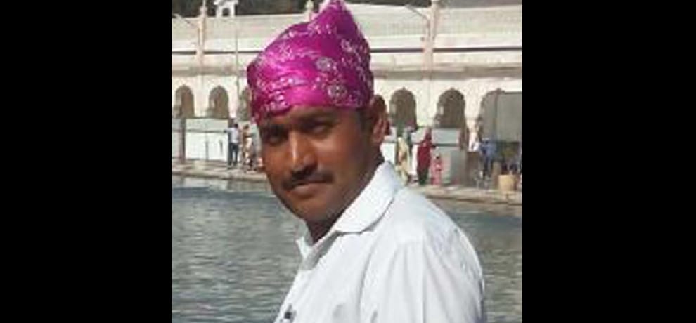 man committed suicide after killing wife and daughter in delhi