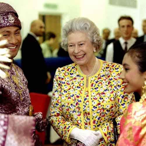 Wanted: Social Media Manager For Queen Elizabeth