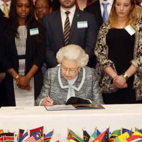 Wanted: Social Media Manager For Queen Elizabeth