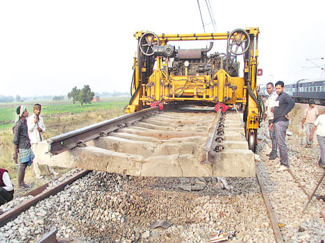 Kanpur-Lucknow railway line interrupted for three hours