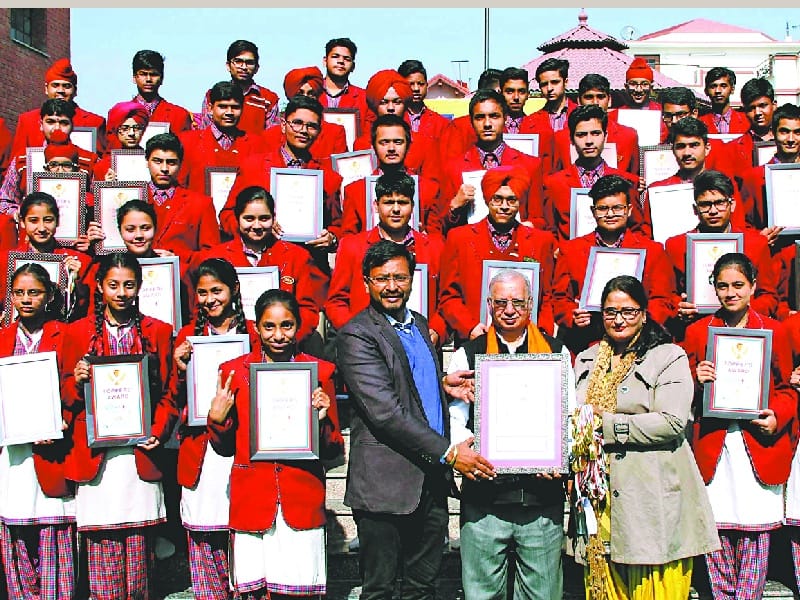 DAV School, 94 students honored, respected students of class VIII and IX, Patiala