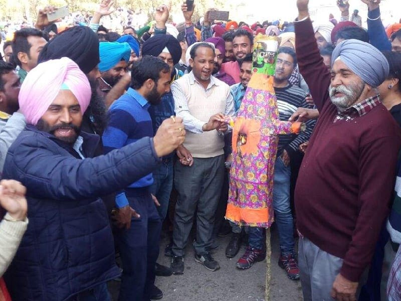 Punjabi University, Teaching and non-teaching employee raging, performance, protesting,  Patiala