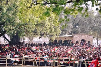 akhilesh yadav comment on pm narendra modi 