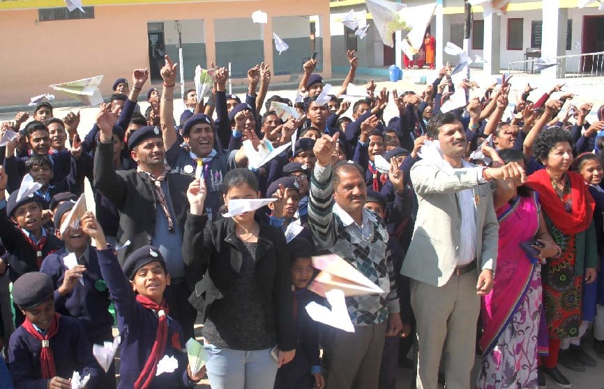 Moginand School Students Fly 7730 Areoplane against Drug Use.