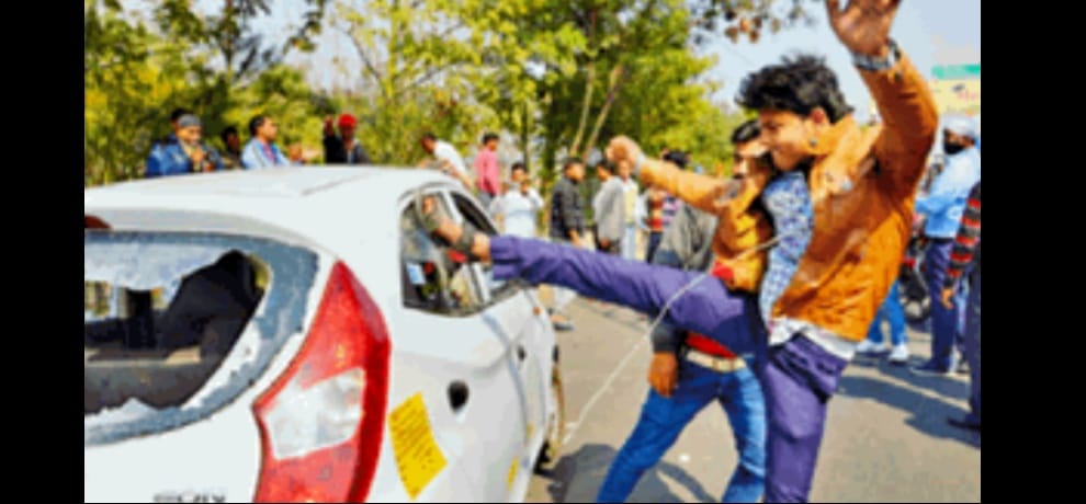 Photos: These cab drivers vandalizing Ola recovered, punctured tires are making sabotage