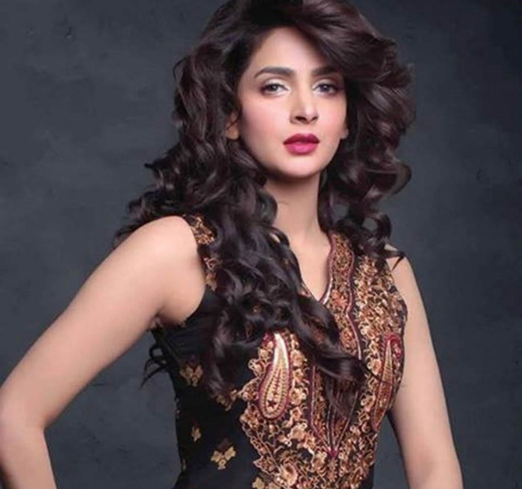 Pak actress mocks Bollywood stars, video goes viral