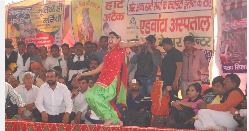 Peoples are mad to see sapna chudhary dance, jhajjar news