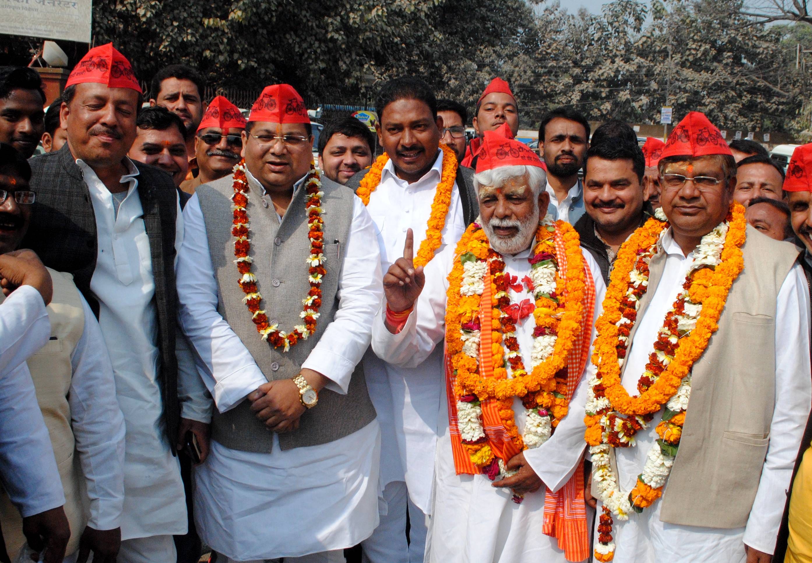 know that how many candidate are Billionaire in varanasi