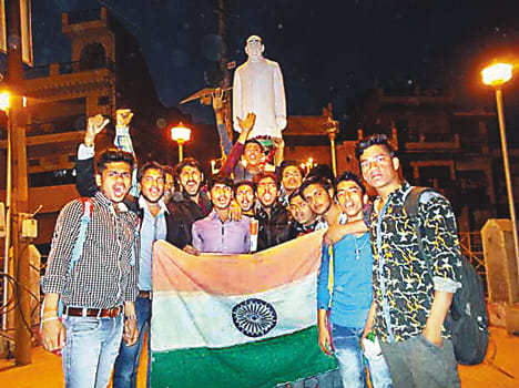 March to remove candle tribute to martyrs
