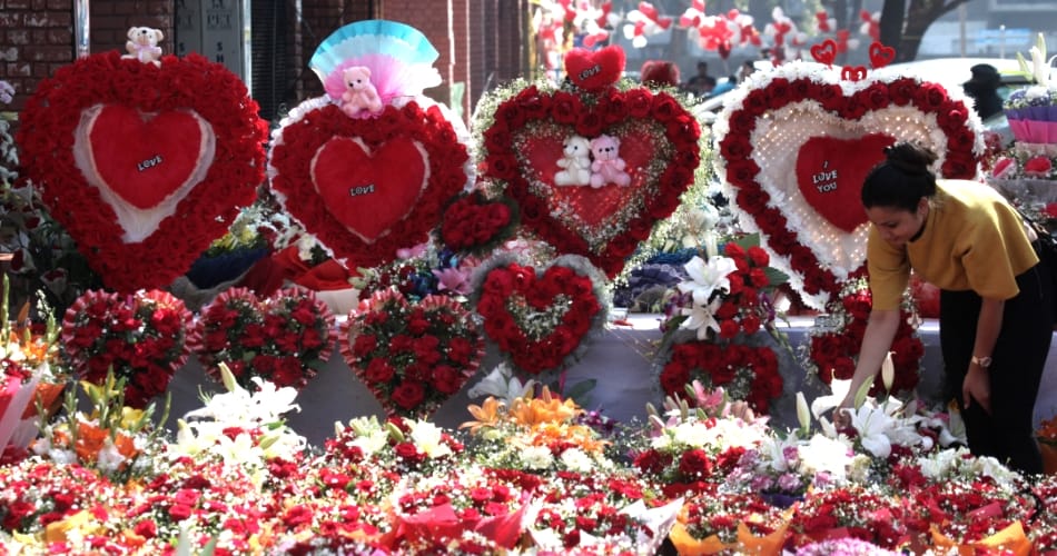 Valentine day special, market all set, tricity news