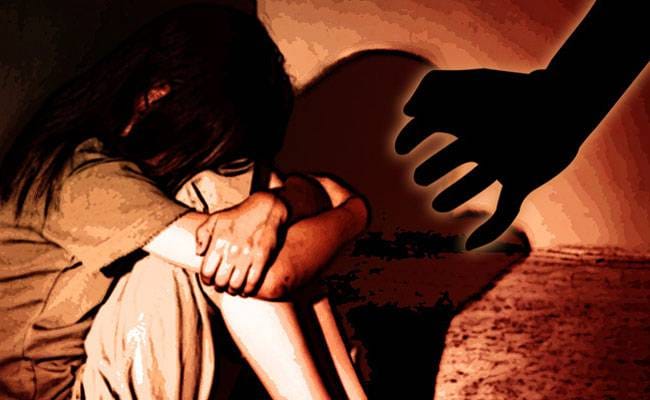 Be intoxicated and unconscious, teamed with fellow rape 