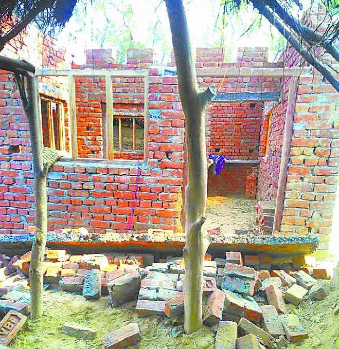 Lohia house demolishe, child injured
